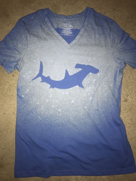 Shark Week Shirts, Shark Outline, Shark Things, Shark Clothes, Shark Silhouette, Doo Doo, Reverse Tie Dye, Diy Tops, Bleach Tie Dye