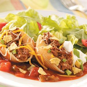 Taco-Filled Pasta Shells Pasta Shells Recipe, Resep Makanan Beku, Shell Pasta Recipes, Resep Pasta, Coconut Dessert, Shells Recipe, Filled Pasta, Pasta Shells, Stuffed Shells Recipe