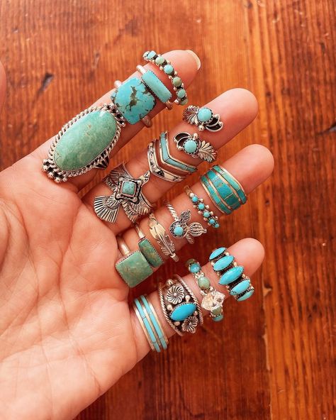 Energy Stones Crystal Healing, Turquoise Tuesday, Hippie Cowgirl, Silver Smithing, Western Stuff, Rose Quartz Ring, Energy Stones, Fashion 2024, Western Jewelry