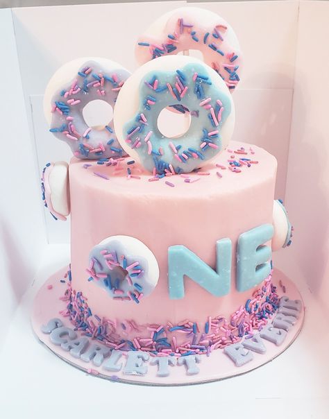 Sweet One Birthday Theme Food, Sweet One Birthday Theme, One Birthday Theme, Sweet One Birthday, Donut Cake, First Birthday Party Themes, First Birthday Themes, Donut Party, Birthday Table