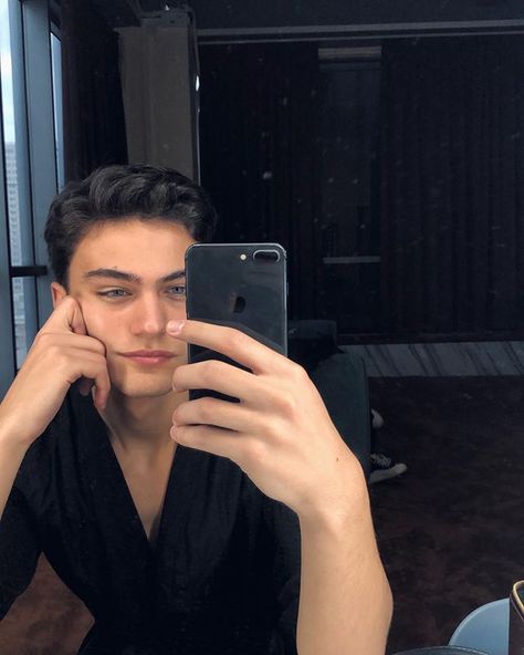 EVANS NIKOPOULOS (@likeevans) • Instagram photos and videos Evan Nikopoulos, Evans Nikopoulos, Sister Keeper, Dorian Havilliard, Vampire Academy, The Infernal Devices, Perfect Boy, Hottest Celebrities, Future Husband