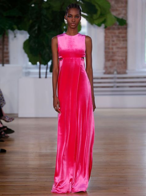 Valentino Resort, Special Event Outfit, Runway Inspiration, Mode Rose, Eclectic Fashion, Gorgeous Gowns, Couture Collection, Event Dresses, Beautiful Gowns