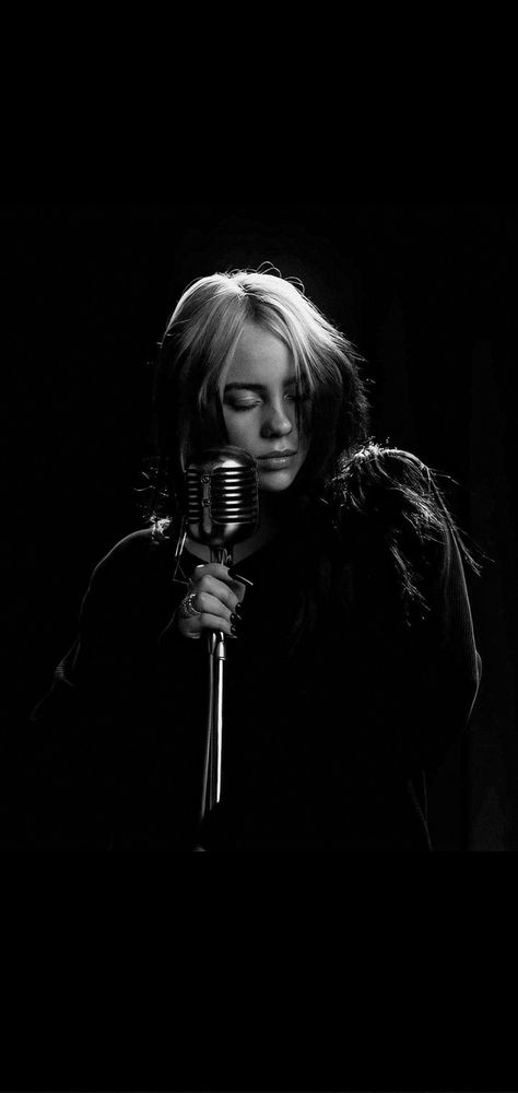 Black Billie Eilish Wallpaper, Billie Eilish Wallpaper, Widget Aesthetic, Iphone Black, Black Wallpaper, Celebrity Pictures, Billie Eilish, Avocado, Black And Grey