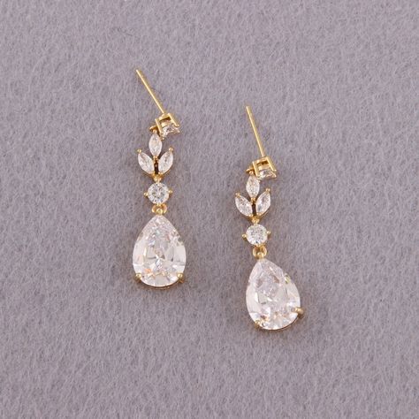 "These elegantly designed yellow gold tear drop earrings will be your best choice! These gorgeous earrings are perfect for a wedding, the bride, the bridesmaids, wedding parties or any special occasion. Specifications: Earring Length about: 1 3/8\" (3.5cm) Bottom Teardrop Size: 1/2\"H x 3/8\"W (1.5cm x 1cm) Any questions? Please feel free to contact me. https://www.etsy.com/shop/MeisBoutique Thank you! Mei" Bride Accessories Jewelry, Bridal Earrings Gold, Gold Wedding Earrings, Gold Bridesmaid Jewelry, Leaf Chandelier, Chandelier Wedding, Wedding Earrings Chandelier, Earring Bridal, Bridesmaid Earrings Gold