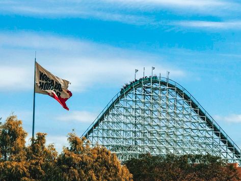 Montezum Hopi Hari, Vinhedo/ Brasil. Considerada a maior montanha russa da América Latina. Hopi Hari, Vaulting, Amusement Park, Louvre, Marketing, Building, Disney, Travel, Instagram