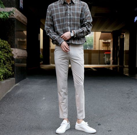 Asthetic Formal Outfits Men, Cream Chinos Men Outfits, Fashion Cowo, Mens Ootd, Outfit Cowo, Chinos Men Outfit, Outfit Cowok, Suits Men Slim, Plaid Outfit