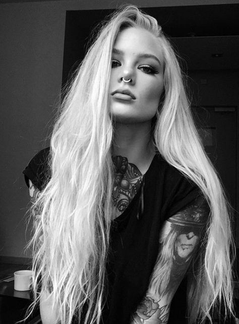 Dakota Hair Tattoo Girl, Tattoo Artist Aesthetic, Tattoo Girl Wallpaper, Blonde Tattoo, Nails 2023 Pedicure, 2023 Pedicure, Art Tattoo Ideas, Hockey Romance, Tattooed Girl