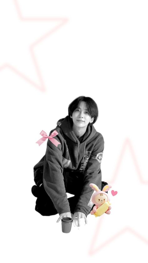 yoon jeonghan seventeen lockscreen wallpaper edits 🫶🏻 Jeonghan Cute Wallpaper, Yoon Jeonghan Wallpaper, Vintage Wallpaper Lockscreen, Jeonghan Seventeen Wallpaper, Seventeen Homescreen, Jeonghan Lockscreen, Seventeen Wallpaper Lockscreen, Jeonghan Wallpaper, Seventeen Lockscreen