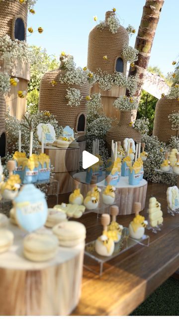 Alice Tabakian on Instagram: "Winnie the Pooh-themed desserts and teething set, created with love for a sweet celebration! 🍯🐻✨ I had so much fun making these, and the feedback was incredible—everyone went wild for the sweet treats! 😍 A huge shoutout to @bwceventdesign for designing and coordinating the event so perfectly—it was stunning from start to finish! Thank you for hiring me to be a part of this beautiful day. 💛
#winniethepooh #winniepooh #winniethepoohdesserttable #winnie #eventplanner #kidsbirthday #atamhatik #agrahatik #1sttooth #1sttoothcelebration" Fall Winnie The Pooh Baby Shower Ideas, Winnie The Pooh Diy Decorations, Baby Shower Ideas Winnie The Pooh, Winnie The Pooh Dessert Table, Winnie The Pooh Themed Food, Winnie The Pooh Centerpiece Ideas, Winnie The Pooh Table, Winnie The Pooh Decorations, Winnie The Pooh Themes