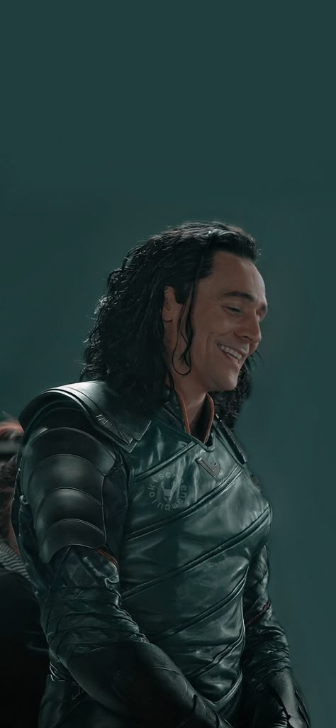 Thor Ragnarok Wallpaper, Marvel Wallpaper Hd, Loki Aesthetic, Loki Wallpaper, Loki Tv, Loki Cosplay, Loki God Of Mischief, Best Marvel Characters, Thor Ragnarok