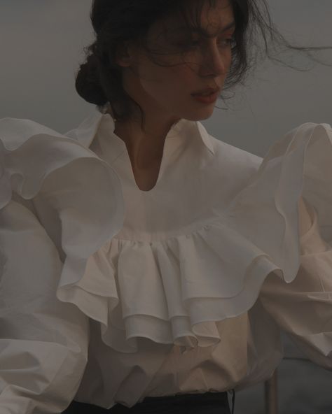 White Shirt, Ruffles, A Woman, Blouses, My Style, Pinterest Likes, Photography, Hair, White