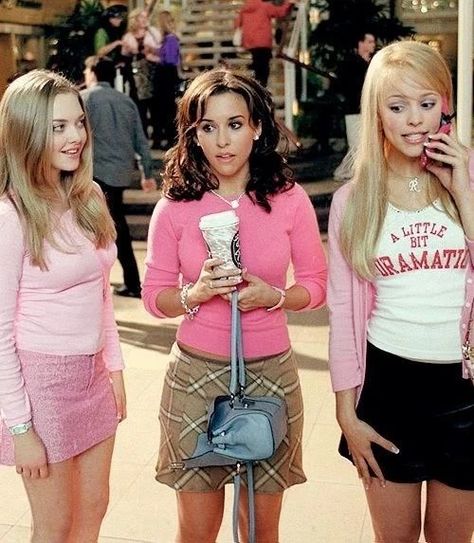 Pretty preppy | Aesthetics Wiki | Fandom Legally Blonde Outfits, Girls Night Movies, Mean Girls Aesthetic, Mean Girls Outfits, Trio Halloween Costumes, Great Movies To Watch, Regina George, Legally Blonde, 2000s Fashion