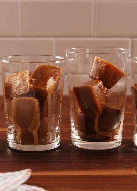 Never drink watered down coffee again. Coffee Ice Cubes Recipe, Ice Cube Recipe, Coffee Ice Cubes, Coffee Ice, Makanan Diet, Coffee Drink Recipes, Ice Cubes, Coffee Love, Coffee Recipes