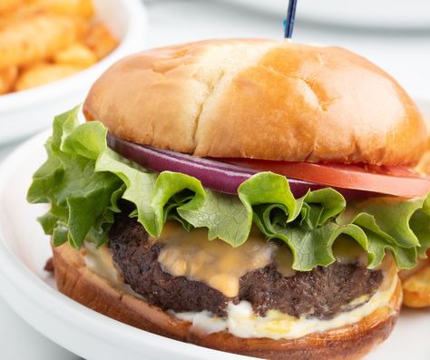 Copycat Culvers Butter Burgers - Fork To Spoon Culvers Butter Burger Recipe, Perfect Burger Recipe, Butter Burger, Drink Video, Butter Burgers, Perfect Burger, Burger Seasoning, Beef Patty, Burger Recipe