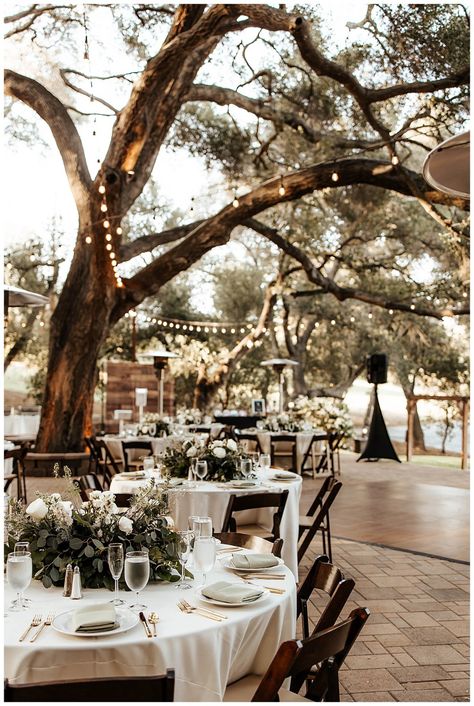 Wedding Decorations Circle Tables, Hinge Wedding Ideas, Small Ranch Wedding, Ranch Style Wedding Ideas, Elegant Ranch Wedding, Ranch Weddings, Outdoor Ranch Wedding, Ranch Wedding Decorations, Dude Ranch Wedding