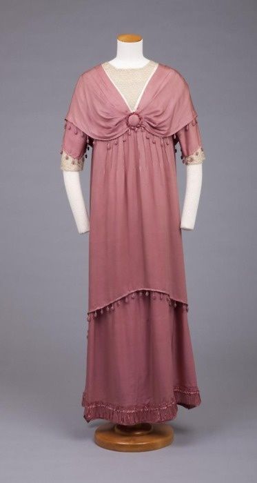 The Goldstein Museum of Design hat | 1910s The Goldstein Museum of Design 1910s Dress, 1910 Dress, 1900s Dress, Edwardian Gowns, Apron Skirt, Fashion 1910, 1910s Fashion, 20th Century Fashion, That Dress