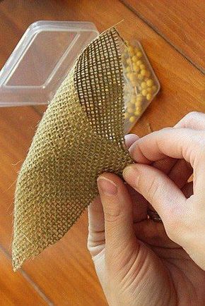 Diy Burlap Wreath Tutorial, Burlap Bubble Wreath, Easy Burlap Wreath, Easiest Burlap, Burlap Wreath Tutorial, Burlap Flower Wreaths, Burlap Wreath Diy, Burlap Projects, Easy Diy Wreaths