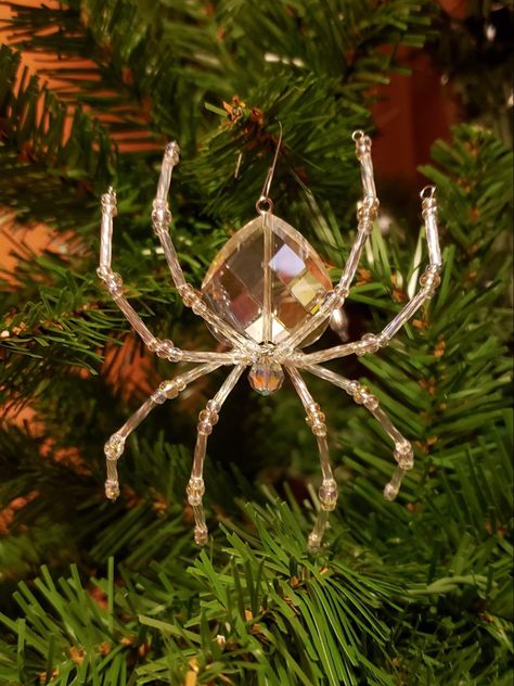 DIY Christmas Spider Ornament Beaded Figures, Spider Printable, Bead Bugs, Legend Of The Christmas Spider, Christmas Spiders, Jewelry Animals, Beaded Creatures, Beaded Bugs, Wire Spider