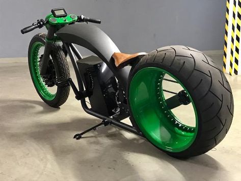 Custom Fahrrad von Röder-Bikes Custom Bikes Bicycles, Low Rider Bike Bicycles, Custom Electric Bike, Eletric Bike, Custom Motorcycles Bobber, Powered Bicycle, Electric Bike Kits, Custom Street Bikes, Best Electric Scooter