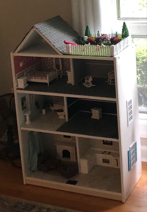 Doll House Out Of Bookshelf, Dollhouse Out Of Bookshelf, Barbie Bookshelf House, Barbie House Bookshelf, Bookshelf Into Dollhouse, Bookshelf Dollhouse Diy, Walmart Bookshelf, Barbie Bookshelf, Bookshelf Dollhouse