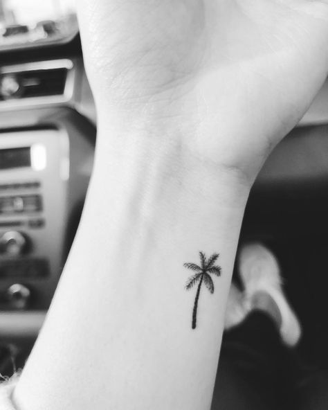 Palm Tree Tattoo Design, Small Palm Tree Tattoo, Small Wrist Tattoo Ideas, Palm Tree Tattoos, Tattoo With Meaning, Small Wrist Tattoo, Love Wrist Tattoo, Small Palm Trees, Tattoo Spots