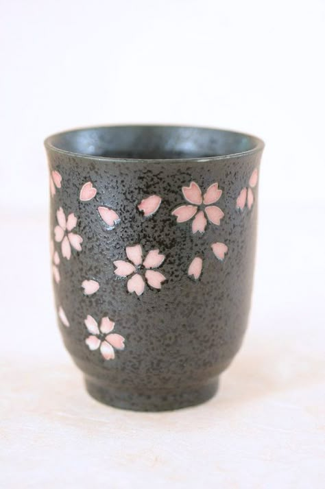 Tea Cup Ideas, Vintage Cherry Blossom, Japanese Tea Cups, Vintage Cherry, Keramik Design, Ceramic Tea Cup, Ceramics Pottery Art, Japanese Cherry Blossom, Antique Ceramics