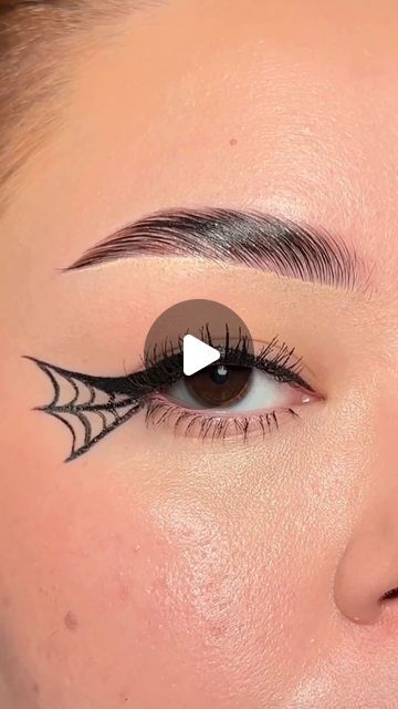 ColourPop Cosmetics on Instagram: "3 Halloween eyeliner ideas using our BFF Liquid Liners 🕸️🦇 Recreate these looks with 25% off our Spooky Boo-tique on colourpop.com! 🛒

@olivia__makeup using shades:
🕷️ Numero Uno | True black
👻 Graceland | True white
🩸 Try Me | Bright red

#halloweenmakeup #halloweengraphicliner #graphicliner #halloweeneyeliner #spookymakeup" Halloween Easy Eyeliner, Cobweb Eyeliner Simple, Eyeliner Spider, Simple Halloween Eyeliner, Easy Spider Web Eyeliner, Eyeliner Spiderweb, Spooky Eyeliner, Eyeliner Halloween Makeup, Halloween Spider Web Eyeliner