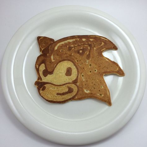 Sonic the Hedgehog Sonic Pancakes, Sonic Cakes, Hedgehog Food, Bunny Pancakes, Happy Pancake Day, Kids Pancakes, Sonic Cake, Sonic Party, Pancake Art