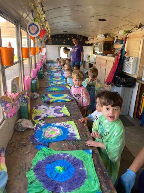 It encourages creativity and at St. Joseph Gretna Preschool in Gretna, Louisiana, they had their very own, “Art bus,” they were able to make cute tie dye t-shirts on! Tie Dye Activities Preschool, Tie Dye Crafts For Preschool, Toddler Tie Dye, Tie Dye Workshop, Tie Dye With Kids, Easy Tie Dye For Kids, Fashion Activities For Kids, Tie Dye Preschool, Tie Dye For Kids