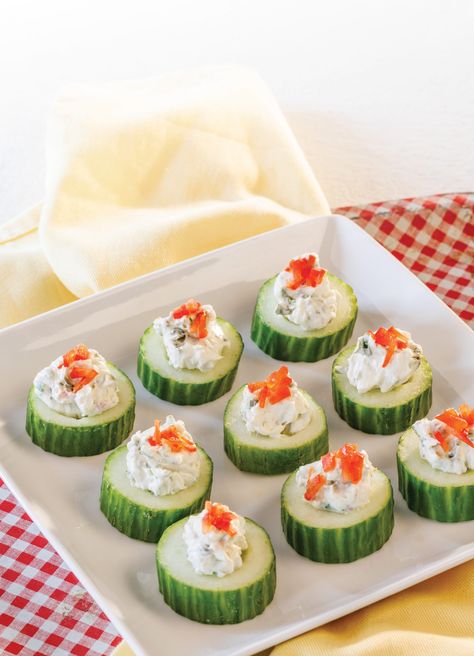 Cucumber Cups Appetizers, Cream Cheese Cucumber, Herb Cream Cheese, Cucumber Appetizers, Cucumber Cups, Appetizer Sandwiches, Fresh Cucumber, Antipasto Platter, Chicken Appetizers