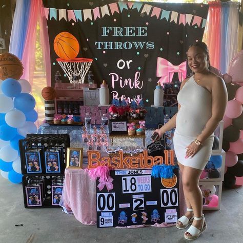 Sneaker Ball Gender Reveal Ideas, Gender Reveal Sneaker Ball, Nike Gender Reveal, Sneakers Gender Reveal Ideas, Sport Gender Reveal Ideas, Black People Gender Reveal Ideas, Basketball Gender Reveal Ideas, Jordan Gender Reveal, Sneaker Themed Gender Reveal