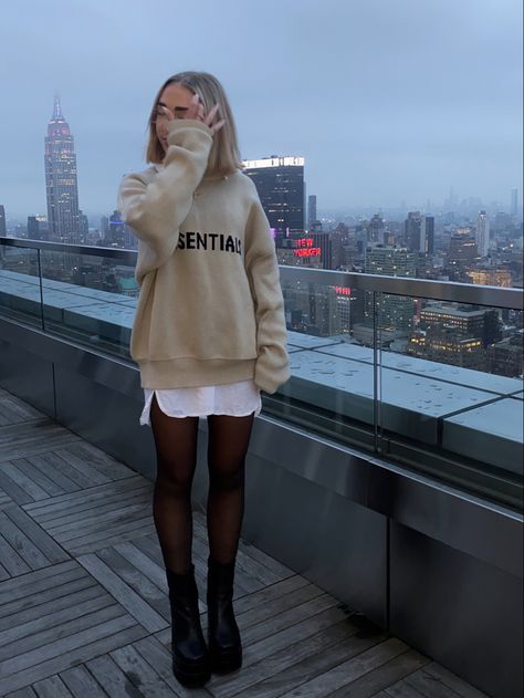 Oversized Hoodie And Tights, Oversized Hoodie Dress Outfit, Skirt With Sweatshirt Outfit, Oversized Hoodie With Skirt, Oversized Hoodie And Skirt Outfit, Skirts With Sweatshirts Outfit, Sweatshirt Skirt Outfits, Hoodie Skirt Outfits, Skirt And Hoodie Outfit