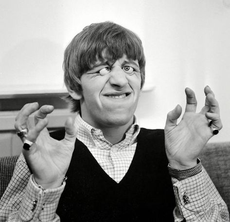 55-Ringo Starr Ringo Starr Funny, Ringo Starr Photograph, Beatles One, Ringo Star, Richard Starkey, Guitar Guy, Beatles Ringo, Beatles Pictures, Love Me Do