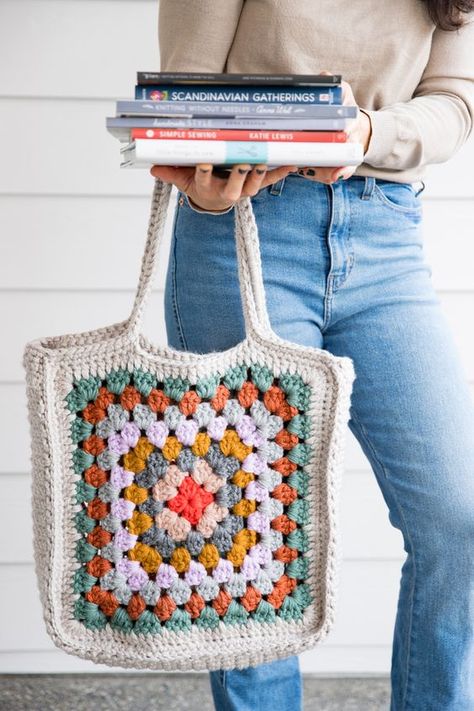 Diy Tas, Sac Granny Square, Tote Crochet, Pull Bebe, Crochet Bag Pattern Free, Crochet Blanket Designs, Granny Square Bag, Pola Amigurumi, Crochet Clutch