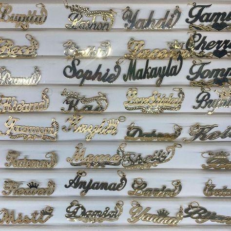 Custom Gold Jewelry, Quinceanera Jewelry, Bamboo Earrings, Nameplate Necklace, Jewelry Accessories Ideas, Stacked Jewelry, Jewelry Lookbook, Carrie Bradshaw, Girly Jewelry