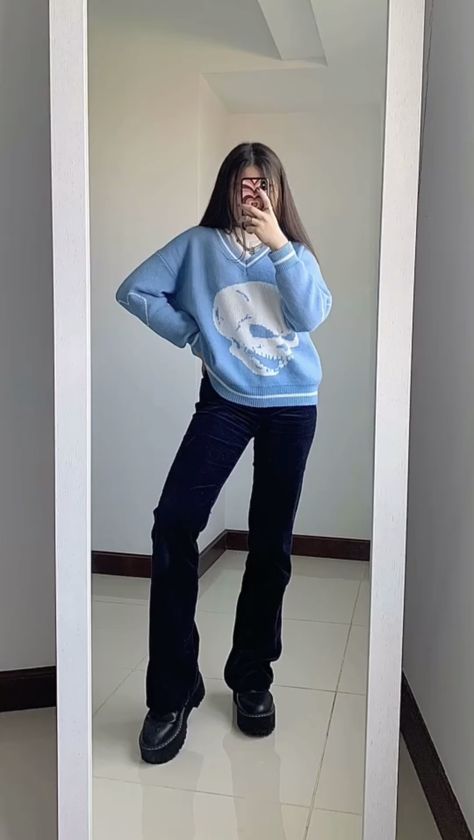 Pose Idea Mirror, Miror Selfi Idea, Ootd Selfie Poses, Standing Mirror Selfie Poses, Cute Ootd Korean, Mirror Selfie Korean, Dnd Witch, Mirror Selfie Poses Aesthetic, Mirror Pose Ideas