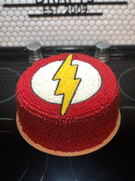 Flash Birthday Decorations, Flash Cupcakes, Flash Superhero Cake, The Flash Cake Ideas, Flash Birthday Cake Ideas, Bolo Do Flash, The Flash Cake, The Flash Birthday Party, Flash Party Ideas