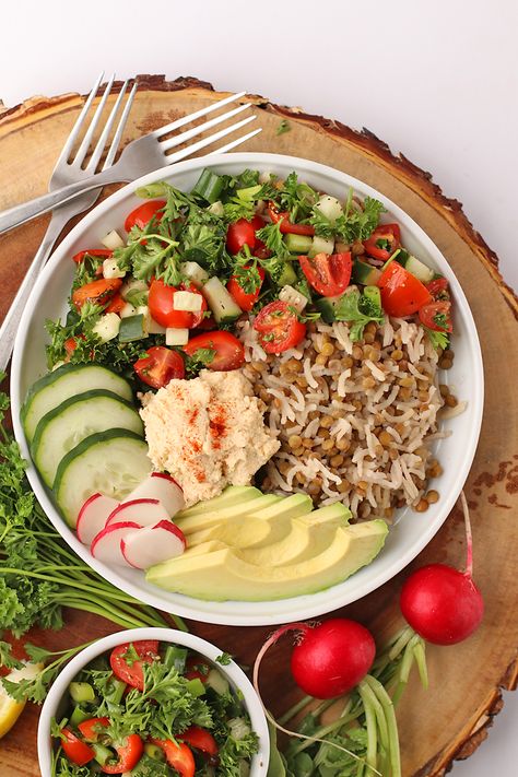 Mediterranean Lentils and Rice Vegan Taco Salad, Cheap Vegan Meals, Vegan Rice, Lentils And Rice, Homemade Hummus, Vegan Main Dishes, Diet Vegetarian, Mediterranean Diet Recipes, My Darling