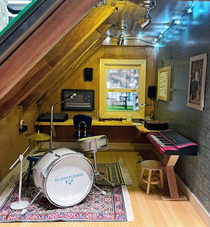 A miniature model of a music recording studio in a dolls house with drums, keyboard, guitar, microphone and glockenspiel Mini Music Studio, Paper Coffee Cups, Music Recording Studio, Music Recording, American Girl Doll Diy, Dream Music, Paper Coffee Cup, Doll Diy, Miniature Projects