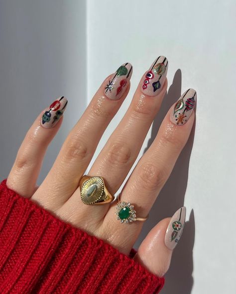 It’s tiiiiimmmeee🧣🎄✨ My most favorite time of the year is here & to celebrate that I’ve compiled some of my absolute fav nail looks from the last few holiday seasons!! This post is the perfect one stop shop for holiday nail inspiration 😘🎄❤️ Christmas Mismatched Nails, Mix And Match Christmas Nails, Funky Holiday Nails, Abstract Christmas Nails, Funky Christmas Nails, December Nails, Nail Pops, Holiday Nail, Nail Looks