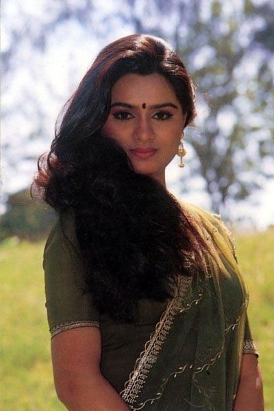 Padmini Kolhapure Padmini Kolhapure, 90s Photos, Old Bollywood Songs, Swimsuits Photoshoot, Bollywood Pictures, Indian Natural Beauty, Vintage Bollywood, Bollywood Actors, Bollywood Stars