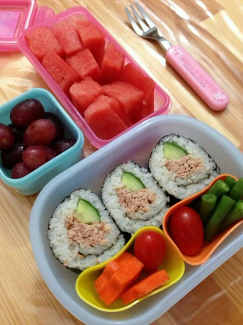 Aesthetic Lunches For School, Sushi Lunch Box Ideas, Lunch Ideas Aesthetic, Healthy Bento Lunches, Tuna Sushi, Sushi Lunch, School Lunch Recipes, Healthy Lunch Snacks, Healthy Lunch Meal Prep