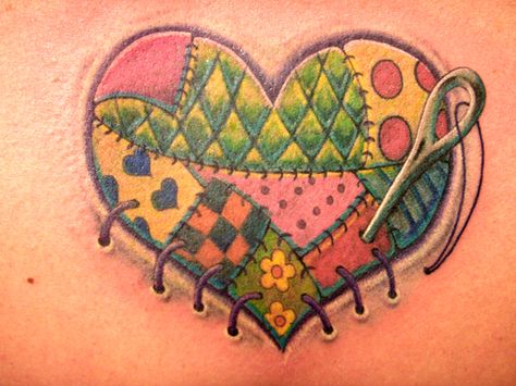 cutesy patchwork heart tattoo Quilt Tattoo, Heart Tattoos With Names, Sewing Tattoos, Stitch Tattoo, Tattoos Mandala, Patchwork Heart, Tattoos Geometric, Tattoos Skull, Heart Tattoo Designs