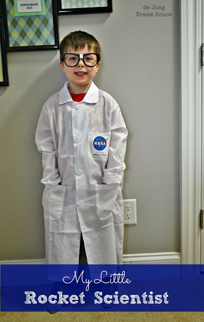 de Jong Dream House: Rocket Scientist Costume Character Day Ideas, Engineer Costume, Scientist Costume, Best Diy Halloween Costumes, Educational Activities For Toddlers, School Spirit Days, Spirit Days, Scientist Party, Robotics Engineering