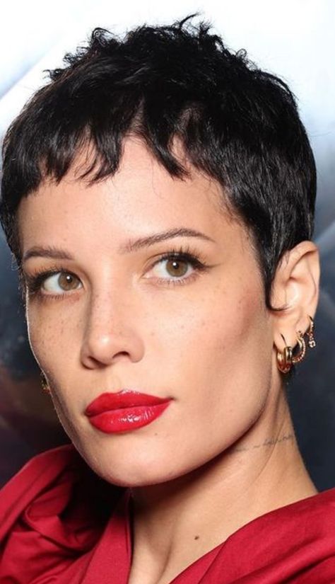 Halsey Pixie, Halsey Short Hair, Halsey Makeup, Paris Fashion Week 2022, Fashion Week 2022, Buzz Cuts, Fringe Bangs, Edgy Hair, Halsey