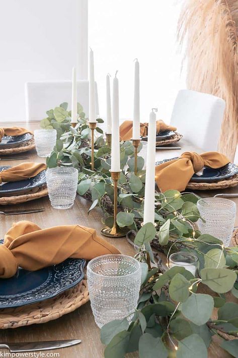 24 Gorgeous Thanksgiving Centerpiece Ideas To Add Holiday Elegance Simple Tablescapes, Everyday Tablescapes, Eucalyptus Centerpiece, Thanksgiving Dinner Table, Dinner Table Setting, Hosting Thanksgiving, Dinner Guests, Thanksgiving Table Settings, Fall Tablescapes