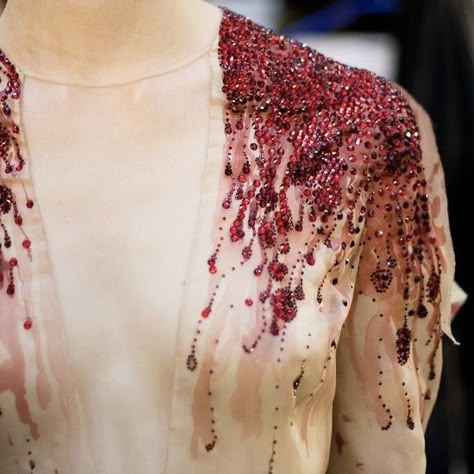 Julien Fournié, Couture Beading, Couture Embroidery, Couture Details, Mode Inspiration, Looks Vintage, Fashion Details, Costume Design, How To Make Beads