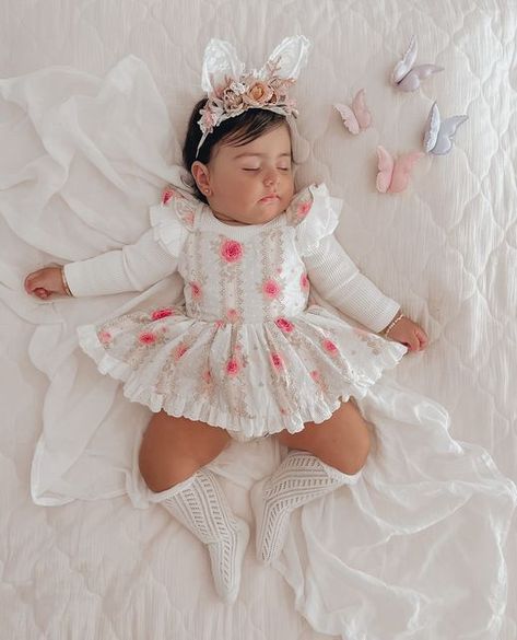 Arabella And Rose ™️ Est 2012 on Instagram: "Bunny Bunny 🌸🐰🌷 Baby Eve a perfect little Easter Bunny in our Amora Rose Romper⁠ ⁠ @book.of.baby.eve" Baby Ootd, Fall Outfits For School, Bunny Tattoos, Ankara Style, Cute Animal Photos, Baby Girl Fashion, Baby Photos, Easter Bunny, Kids Fashion