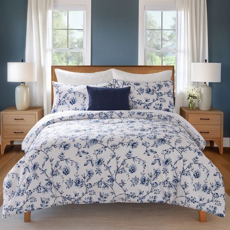 Anelle Comforter Set – Draper James Navy Blue And White Bedding, Navy Blue And White Bedroom, Blue And White Comforter, Blue And White Bedding, Linen Comforter, New Bedding, Blue Duvet Cover, Floral Bedding, Country Bedroom