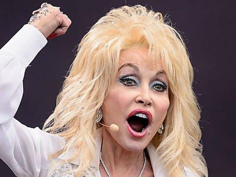 [Gallery] Is This Why Dolly Parton Always Wears Long Sleeves? Dolly Parton Marriage, Dolly Parton Husband, Cheaper By The Dozen, Longest Marriage, Linda Mccartney, Janis Joplin, Dolly Parton, Games For Girls